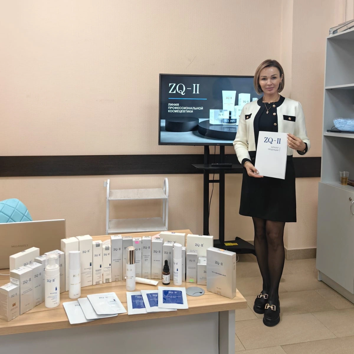 రష్యాలో కాస్మోటాలజిస్టులు మరియు క్లినిక్‌ల కోసం శిక్షణా సెమినార్లు మరియు మాస్టర్ తరగతులు